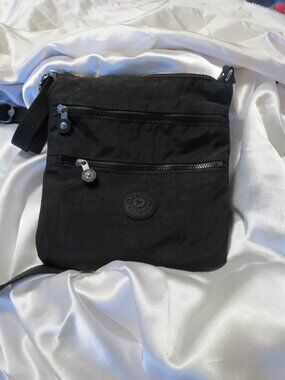Kipling Keiko triple zip black purse